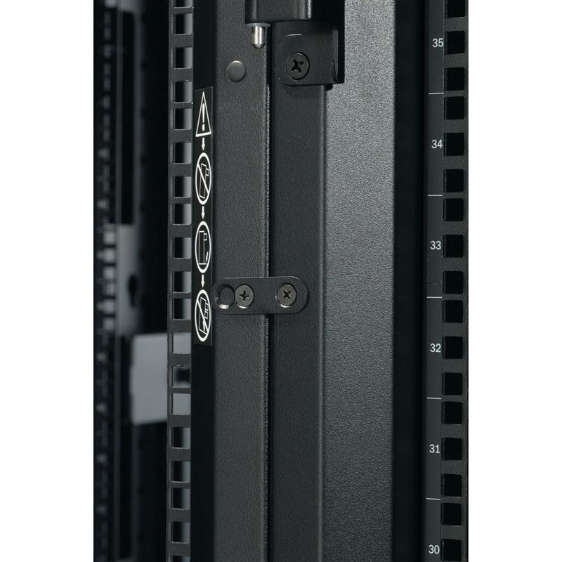 APC NetShelter SX 42U 750mm(b) x 1070mm(d) 19"" IT rack, behuizing met zijpanelen, zwart