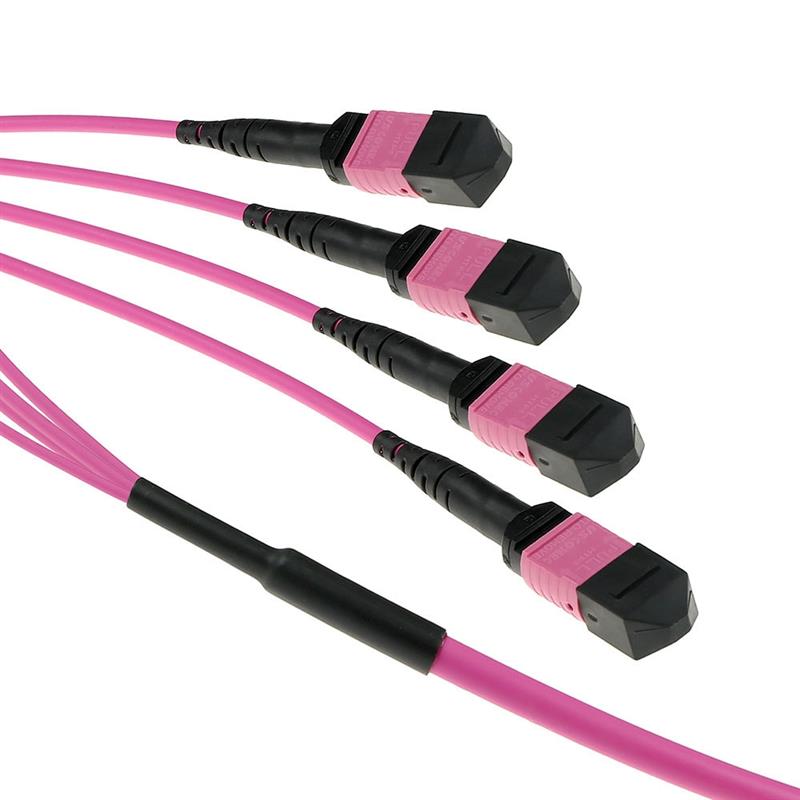 ACT DC5450 Glasvezel kabel 5 m MPO/MTP OM4 Violet